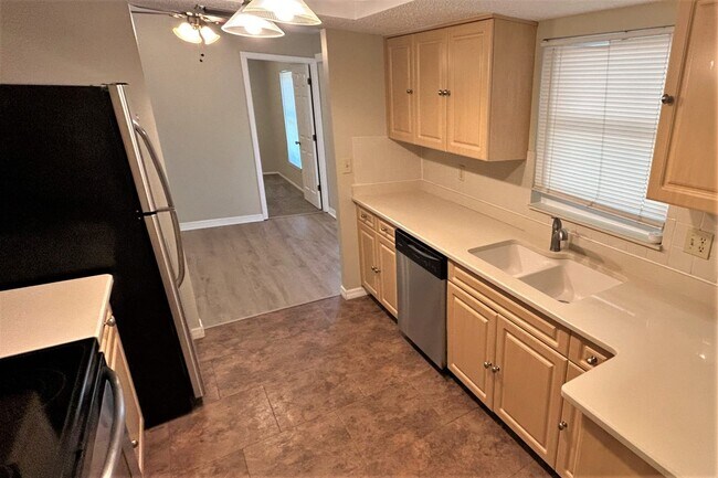 Building Photo - 4113 Lanai Dr