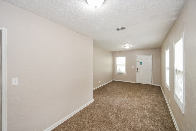 Building Photo - 853 Bunker Hill Blvd