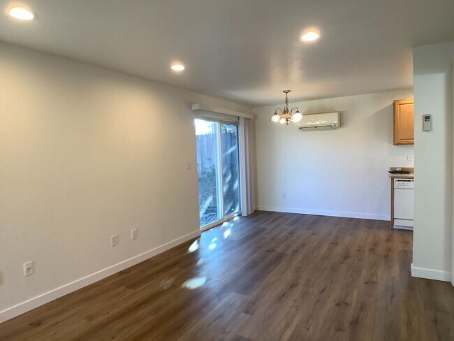 Foto del edificio - One bed/One bath cottage in East Medford | Available Now