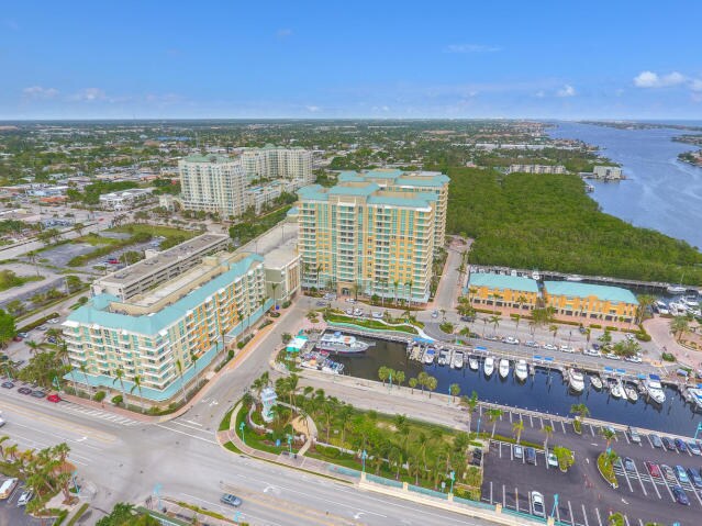 Building Photo - 700 E Boynton Beach Blvd