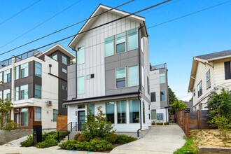 Building Photo - 814B NW 54th St