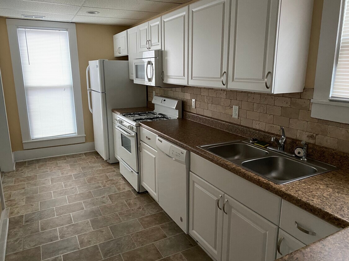 Foto principal - 138 E Kansas Ave Apt. A