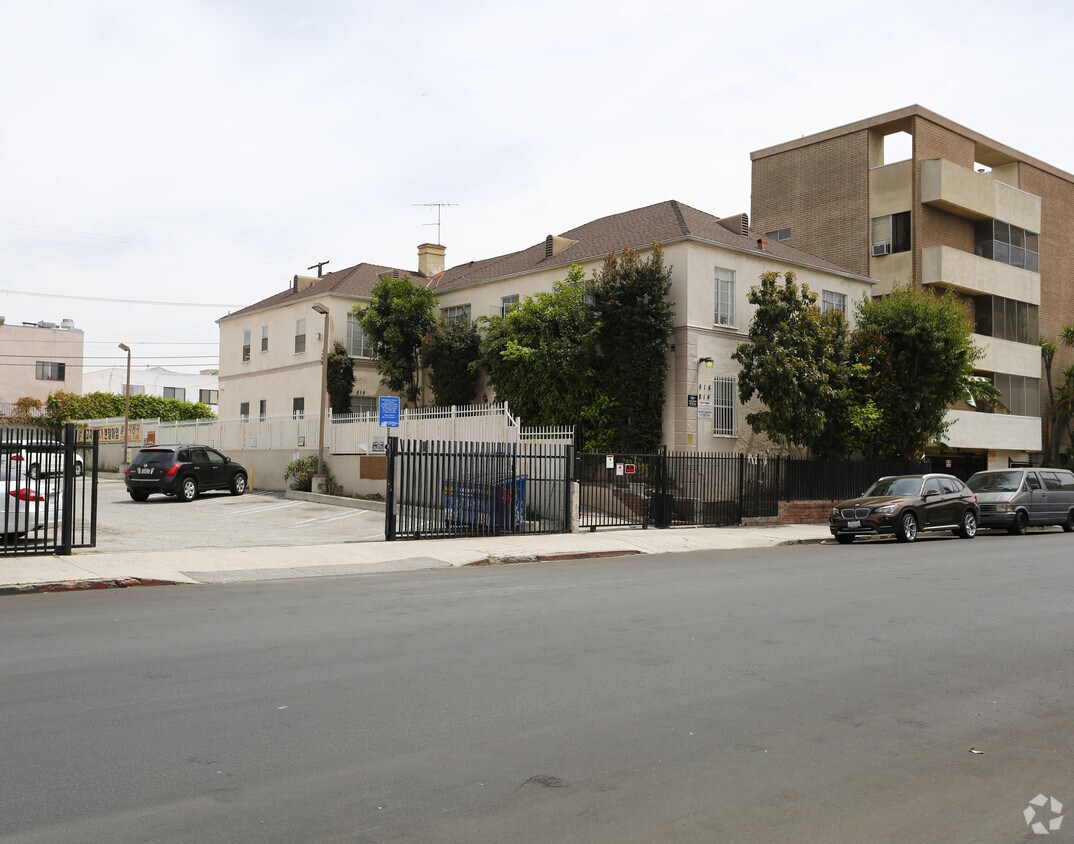 Primary Photo - 814 S Kingsley Dr