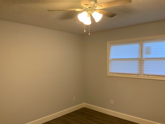 Bedroom - 9302 Tooley Dr