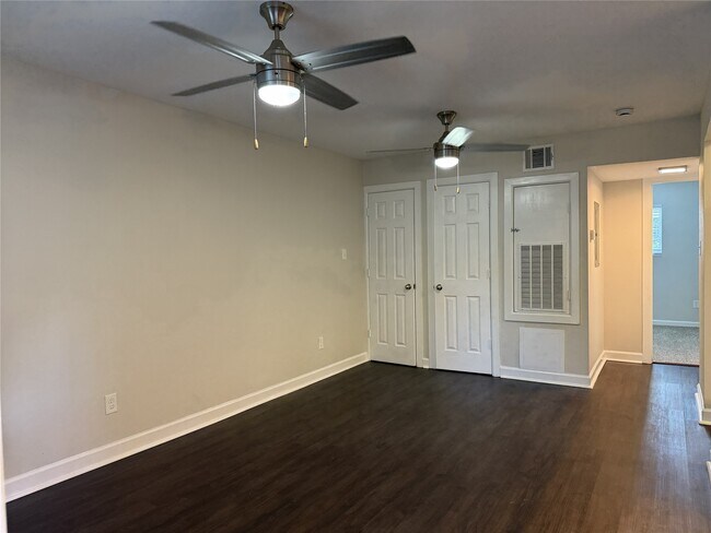 Foto del edificio - 1824 Thonig Rd