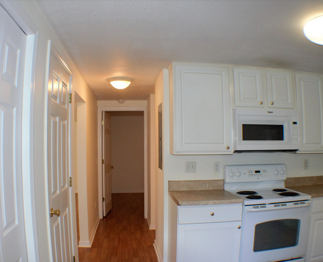 Foto del edificio - Two bedroom one bathroom apartment.