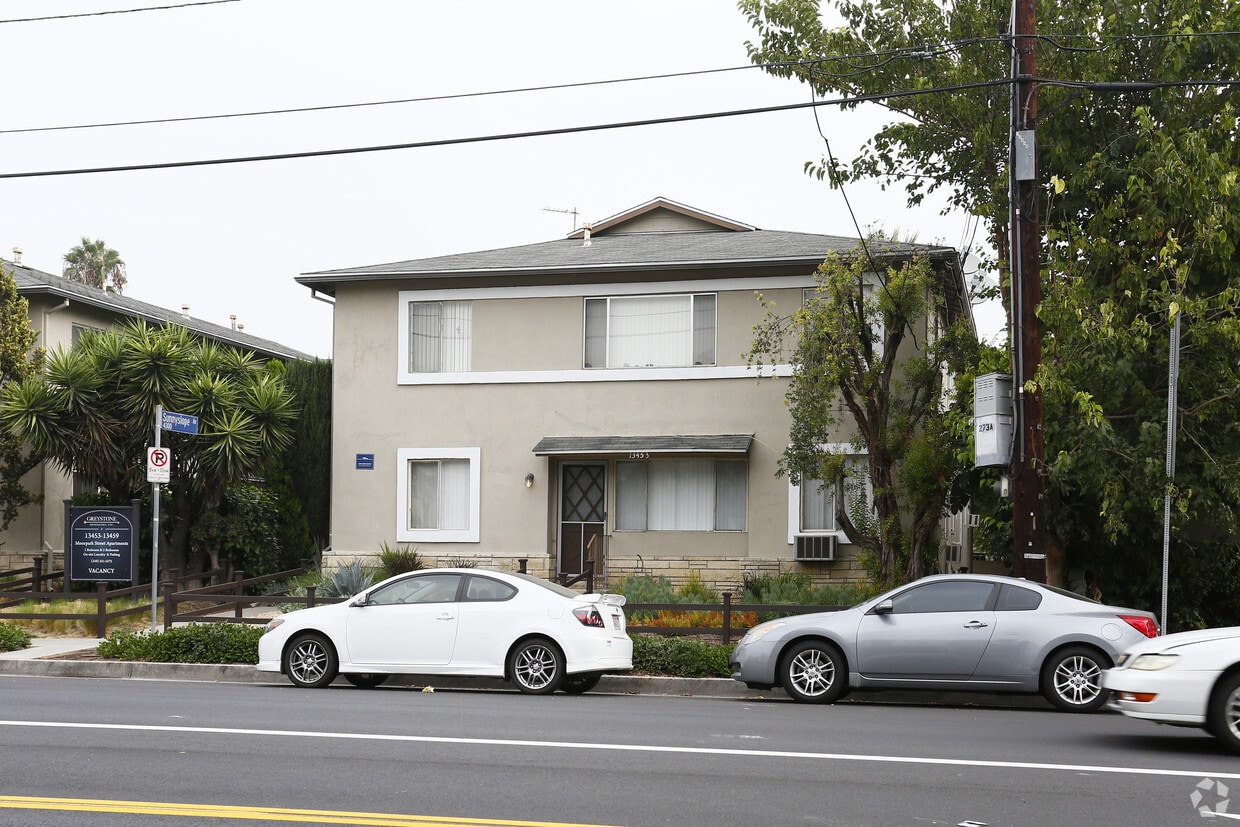 Building Photo - Moorpark Street Apartments