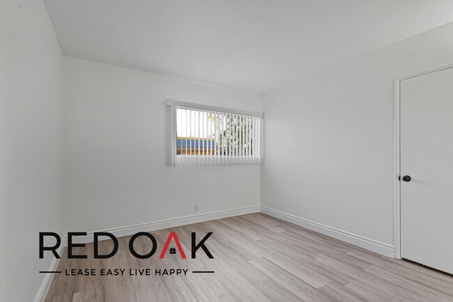 Foto del edificio - Fantastic Two Bedroom with Spacious Rooms,...