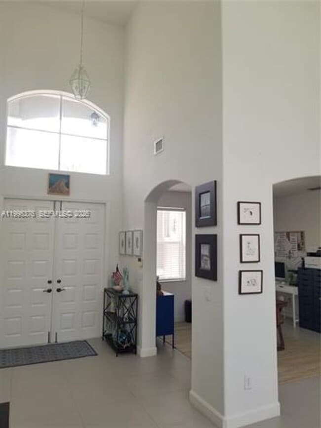 Building Photo - 4719 NW 96th Pl