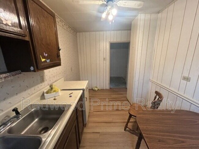 Foto del edificio - 645 Coleman Ave