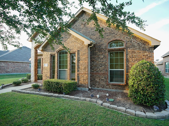 Building Photo - 213 Warbler Dr