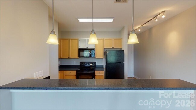 Building Photo - 1101 W 1st St