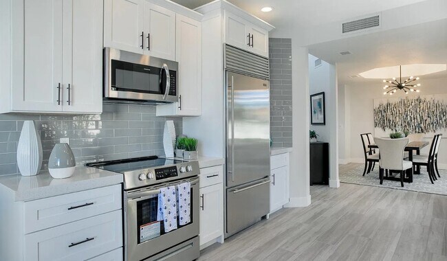 Foto del edificio - 9448 N 105th St