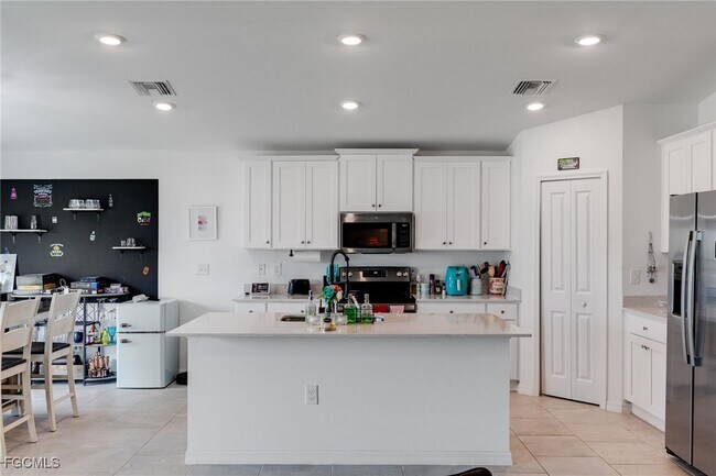 Building Photo - 3856 Treasure Oak Wy