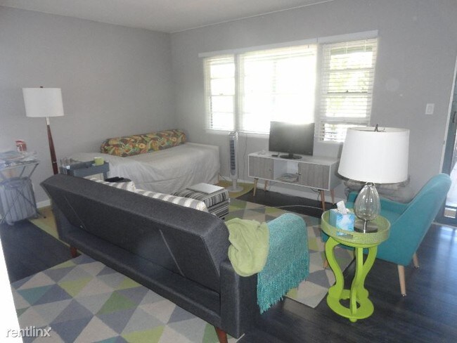 Foto del edificio - Studio, 1 bath Apartment - 1000 2nd Ave