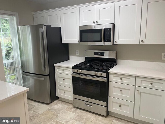 Foto del edificio - 7731 Willow Point Dr