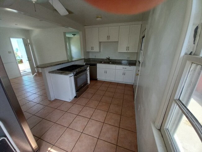 Kitchen - 12516 Short Ave