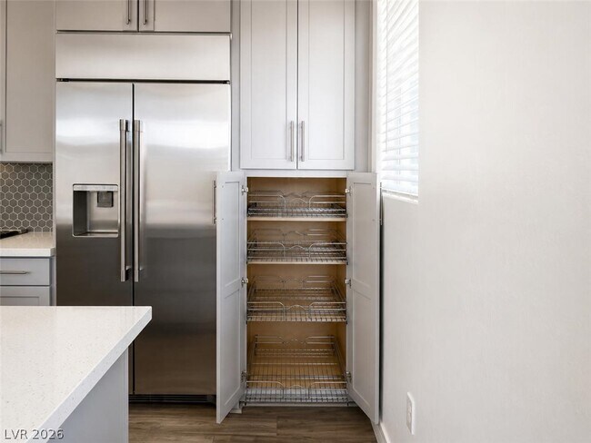 Foto del edificio - 12524 Primrose Grove Ln