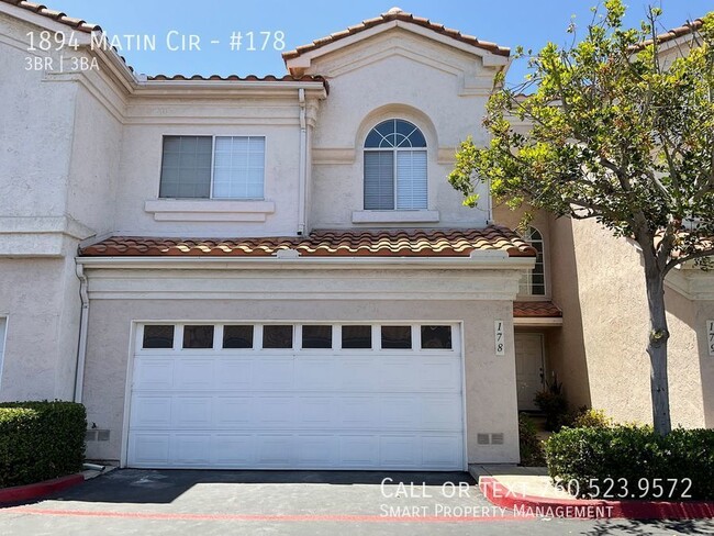 Building Photo - Upgraded Town Home 3BR/2.5BA  Great Locati...