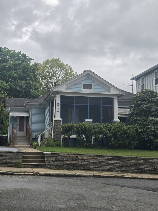 523 Ballou St