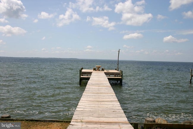 Building Photo - 18309 River Hill Rd