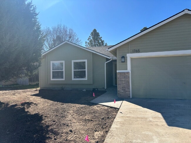 Building Photo - "Charming 3-Bedroom Oasis with Granite Touches in Meridian!"