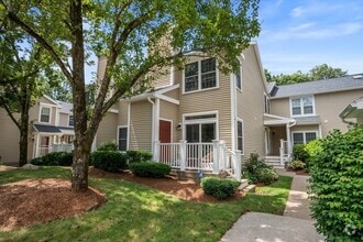 Building Photo - 102 Bradford Commons Ln