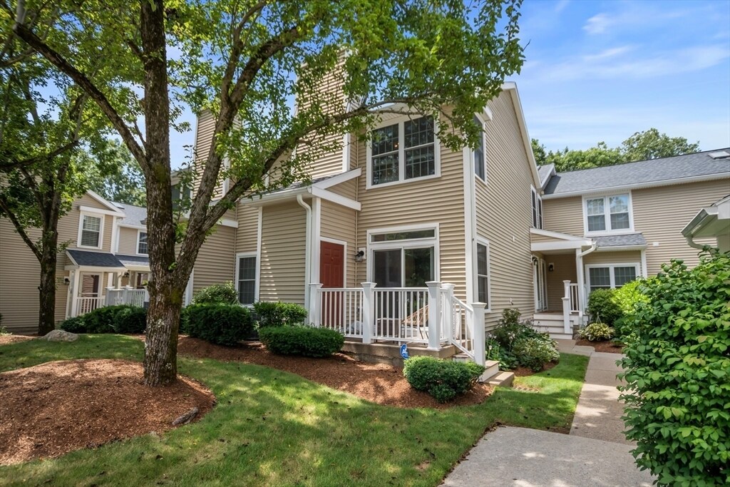 Foto principal - 102 Bradford Commons Ln