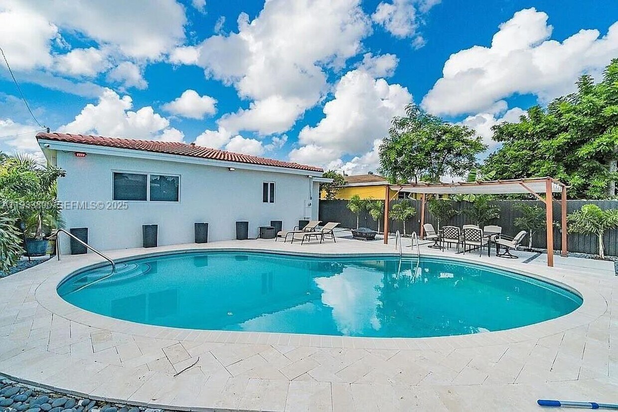 Photo - 1731 NE 172nd Street 0, North Miami Beach, FL 33162