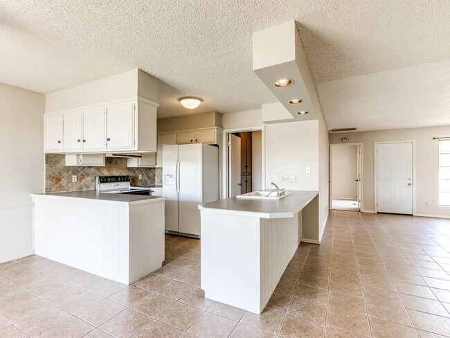 Building Photo - 6607 Lyrewood Ln