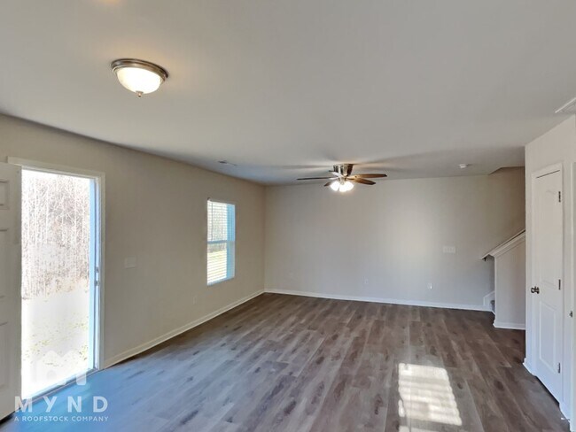 Building Photo - 6378 Century Ln