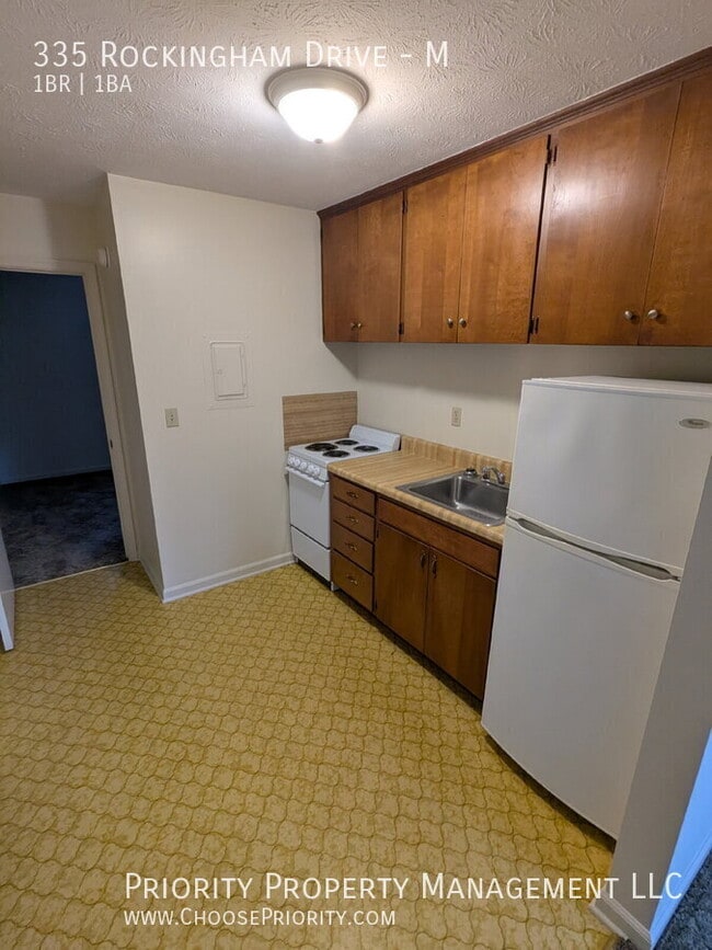 Foto del edificio - 335 Rockingham Dr