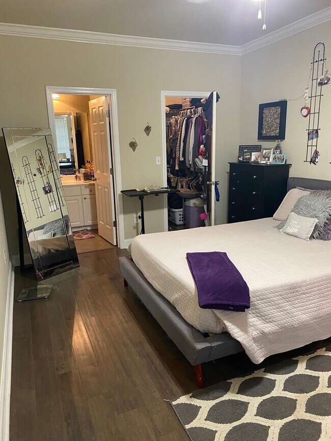 Foto del edificio - 4441 Burbank Dr