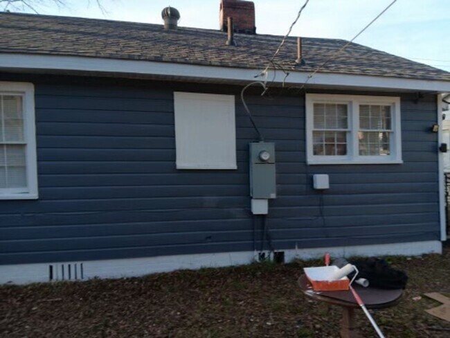 Building Photo - 7205 2nd Ave S