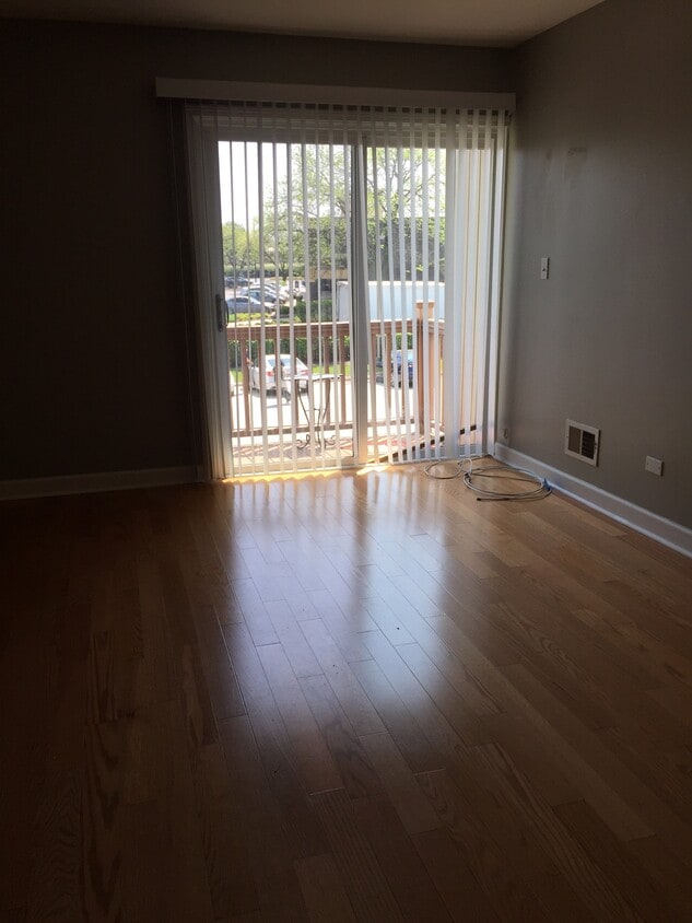 400 74th St Unit 206, Downers Grove, IL 60516 Condo for Rent in