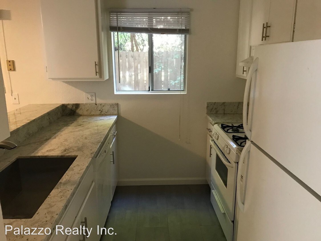 Foto principal - 4025 E 4th St