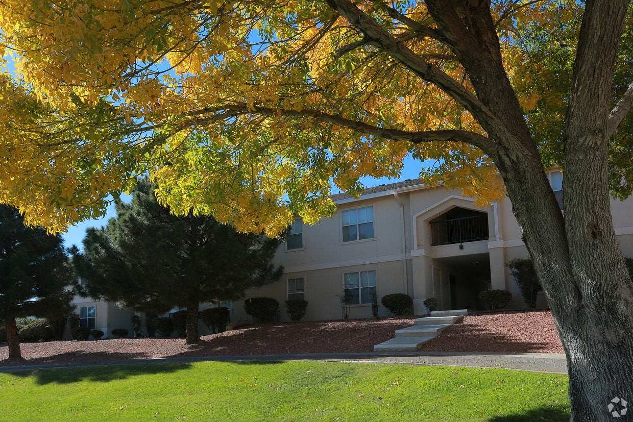 Primary Photo - Patriot Apts.