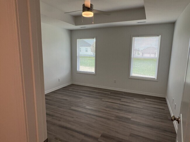 Building Photo - New Home In Nixa-Wont Last!