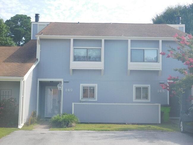 Building Photo - 149 Quarterdeck