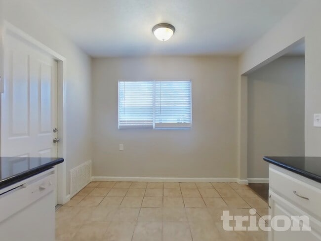 Foto del edificio - 916 Jacobsen St