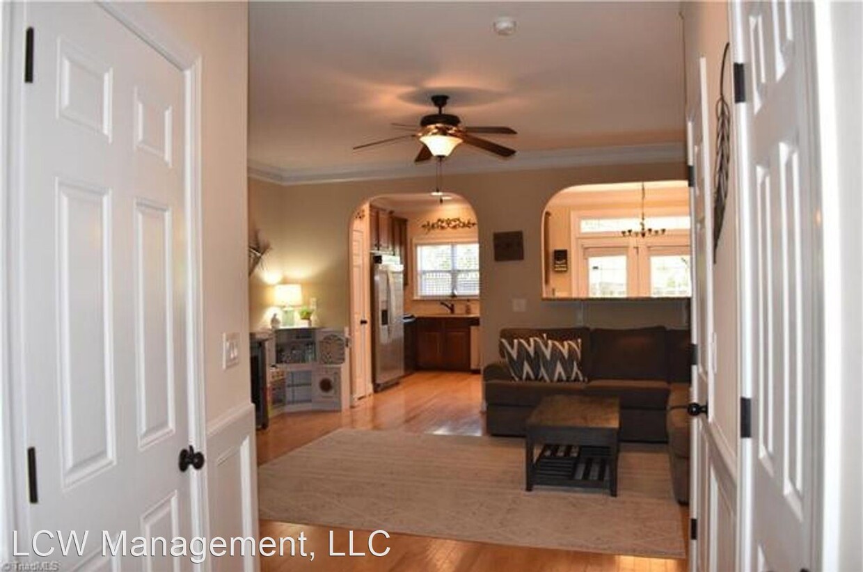 Primary Photo - 2 br, 2.5 bath House - 1191 Augustine Heig...
