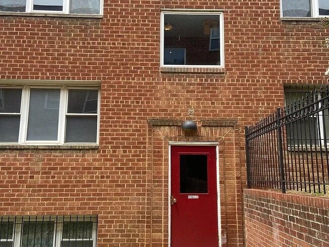 Foto del edificio - 4724 Benning Rd SE