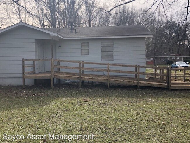 Foto del edificio - 3 br, 1 bath House - 6140 Owens St