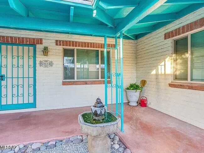 Foto del edificio - 3033 N Cherry Ave