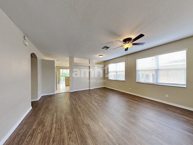 Foto del edificio - 15910 Stags Leap Dr