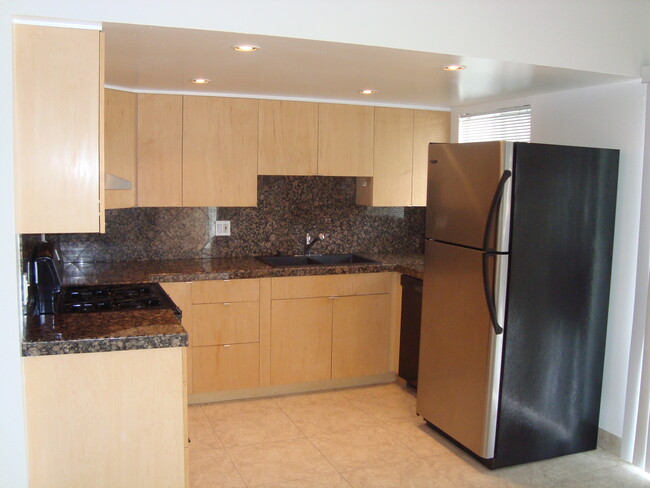 Kitchen - 73820 Larrea St