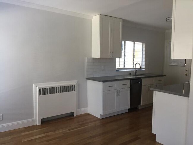 Building Photo - 1 bedroom in Oakland CA 94610