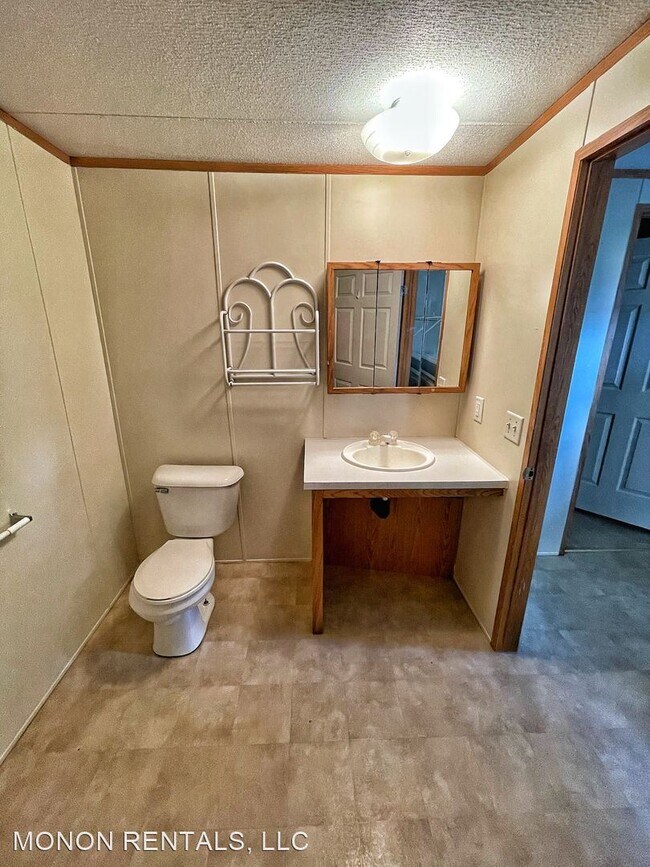 Building Photo - 2 br, 1 bath House - 1305 S. Monon Dr. Lot 5