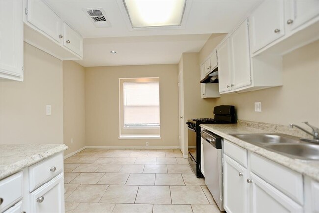 Building Photo - 2806 Elm Grove Ct