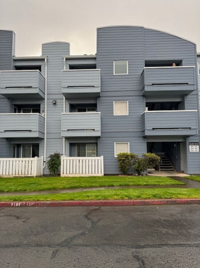Foto del edificio - Luxury Condo, Close To Nike & Intel, Detac...